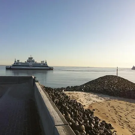 Neptune In The Amrum Wave * Wittdun